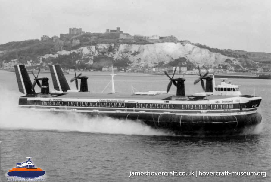 SRN4 The Princess Anne (GH-2007) with Seaspeed at Dover -   (The <a href='http://www.hovercraft-museum.org/' target='_blank'>Hovercraft Museum Trust</a>).